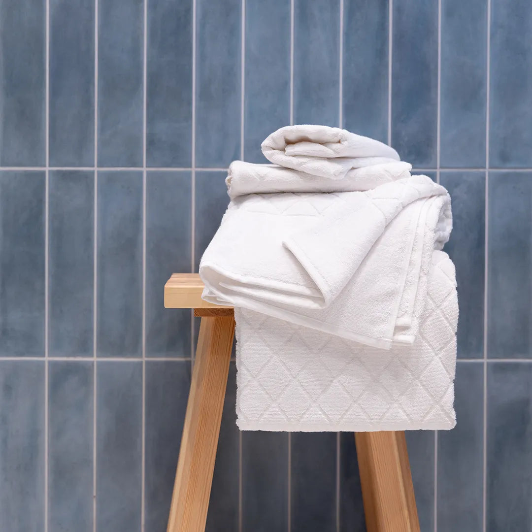 Ruutu Pro bath towel 80x150 cm